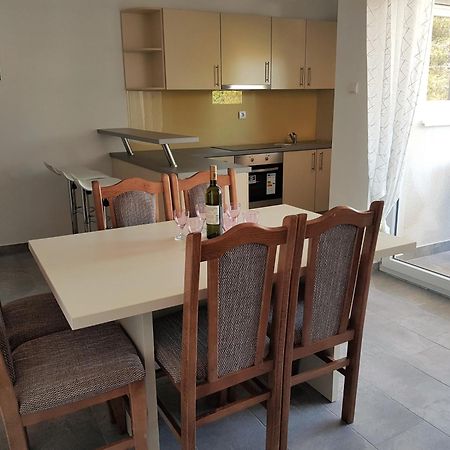 Summer Holiday Apartments Novalja Bagian luar foto