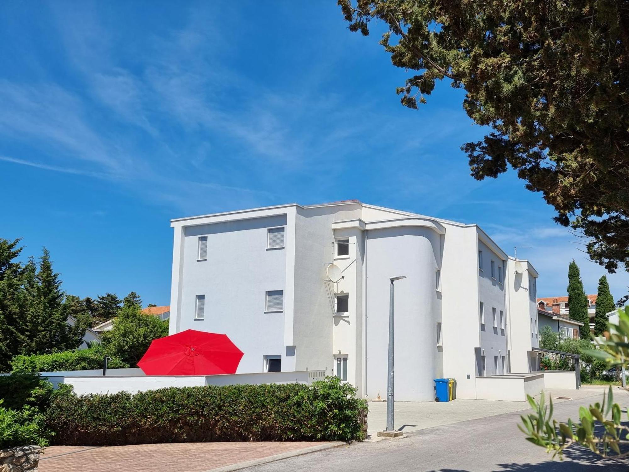 Summer Holiday Apartments Novalja Bagian luar foto
